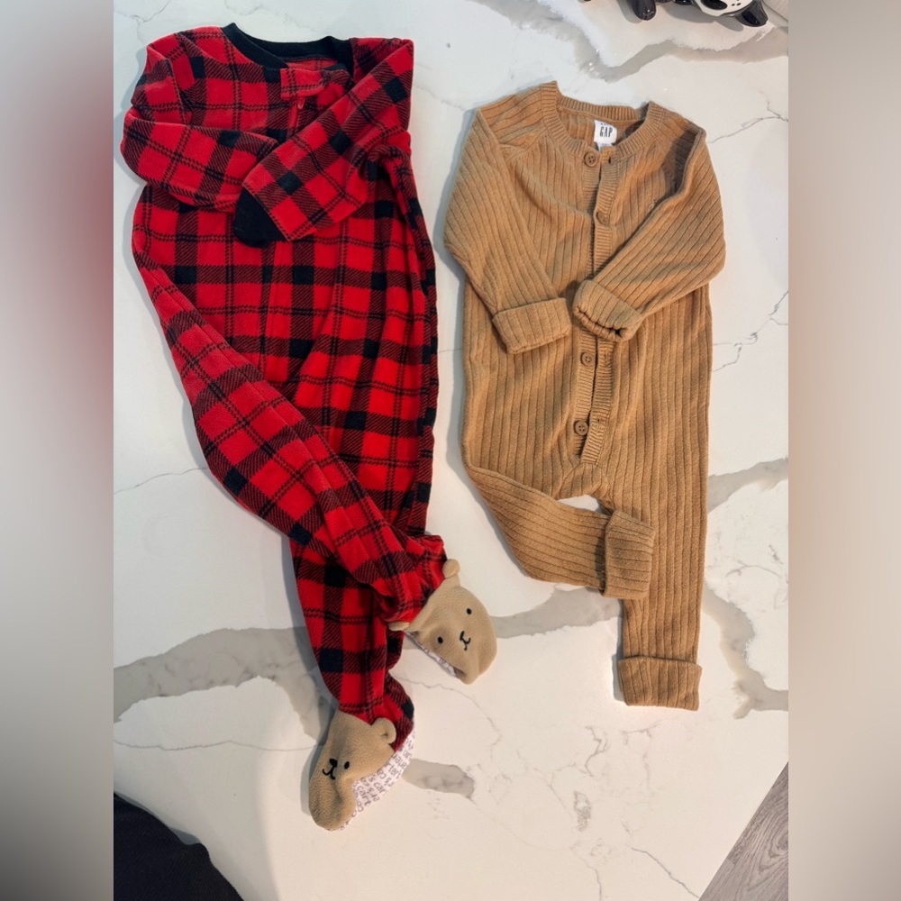 Baby Gap and Carter Onesie Bodysuit Footies Size 6-12M
